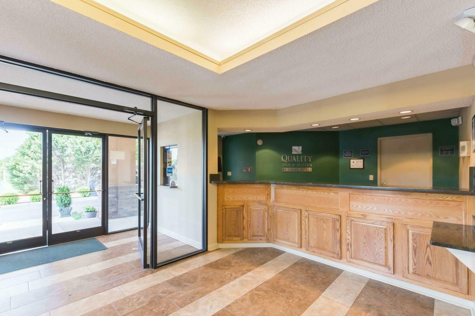 Quality Inn & Suites Rockingham Ngoại thất bức ảnh