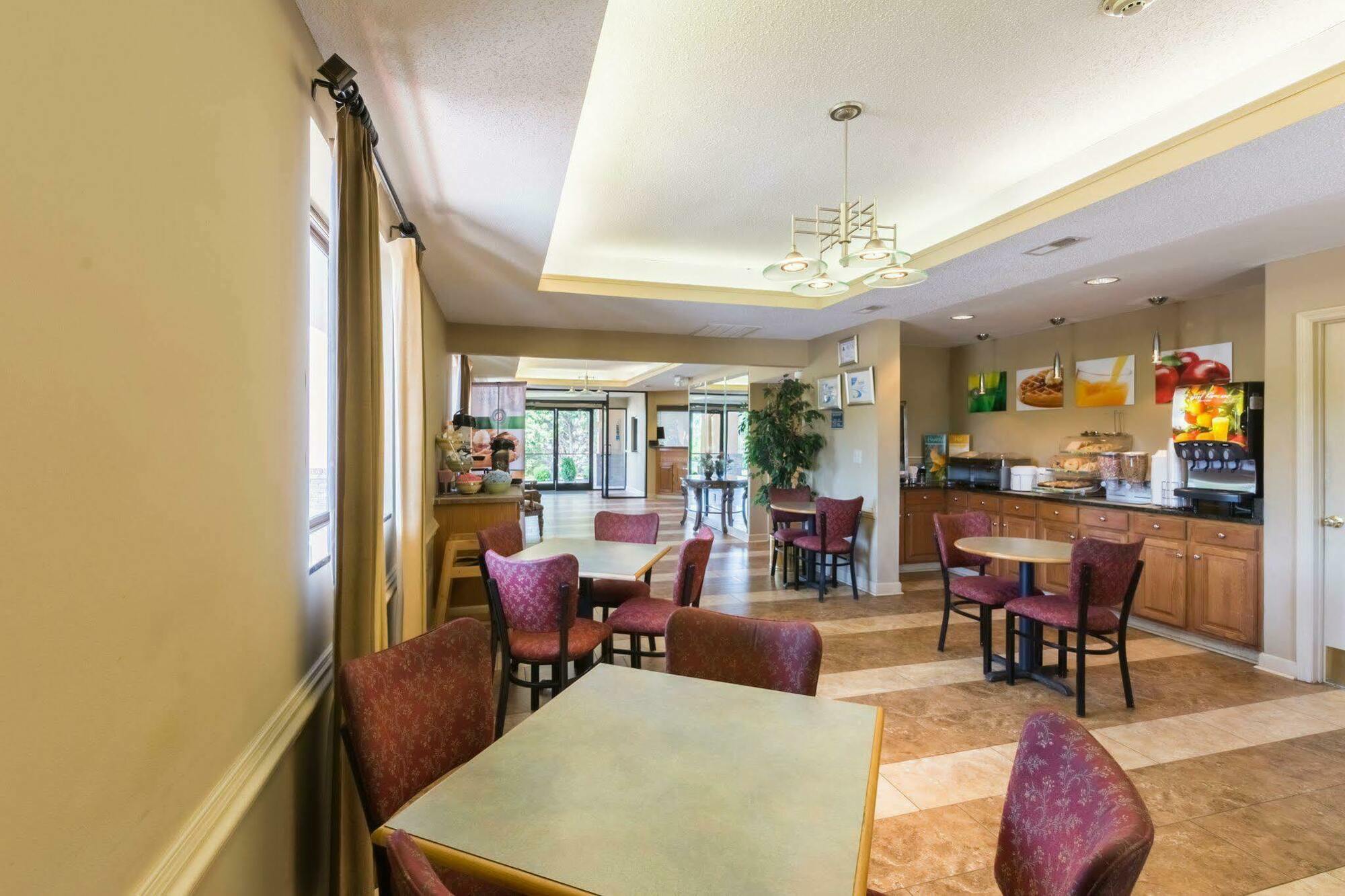 Quality Inn & Suites Rockingham Ngoại thất bức ảnh
